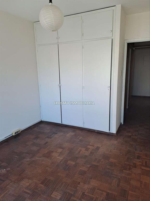 alquiler oficina Ciudad Vieja,3 ambientes