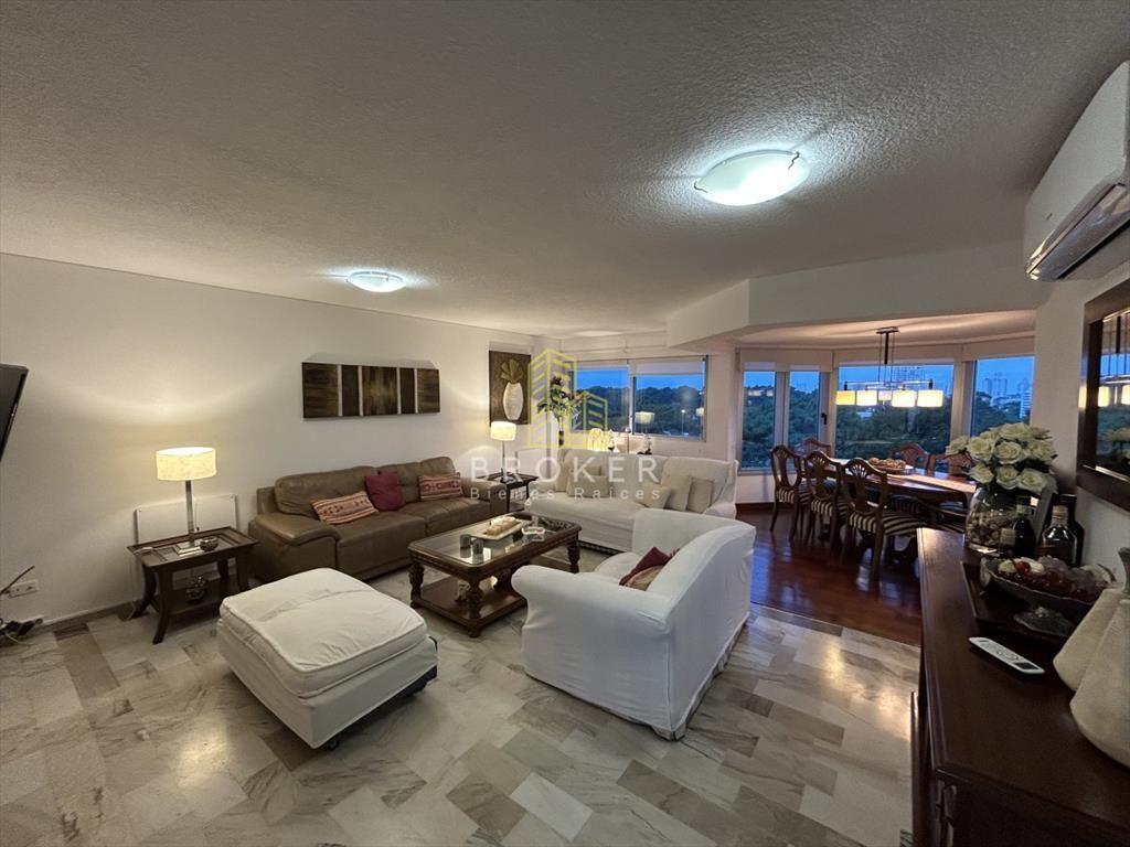 Venta de apartamento hecho a nuevo en una de las
