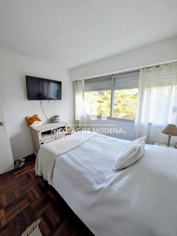 Apartamento de 3 dormitorios en venta en Punta