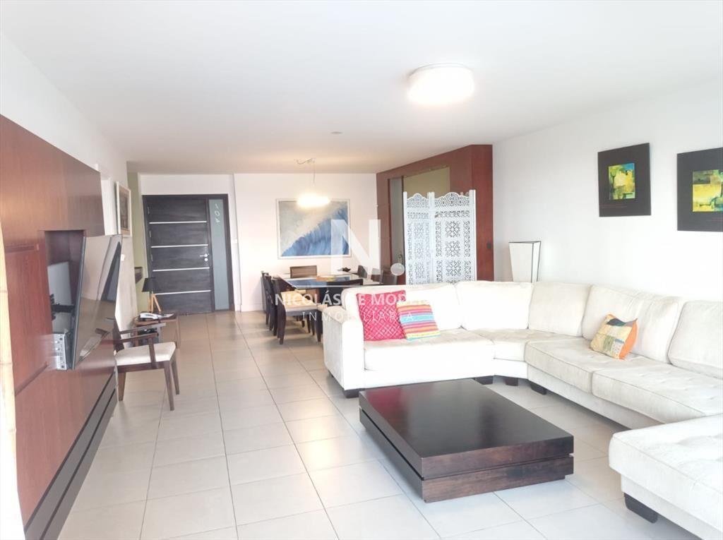 Apartamento en Brava, 3 dormitorios *