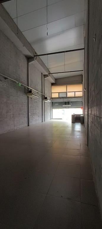 Gral. Flores, zona outlet, 120 m2, 6 de frente, excelente