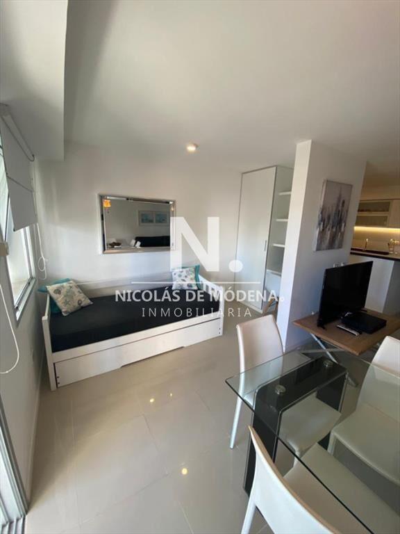 Departamento de 2 dormitorios y medio en venta en