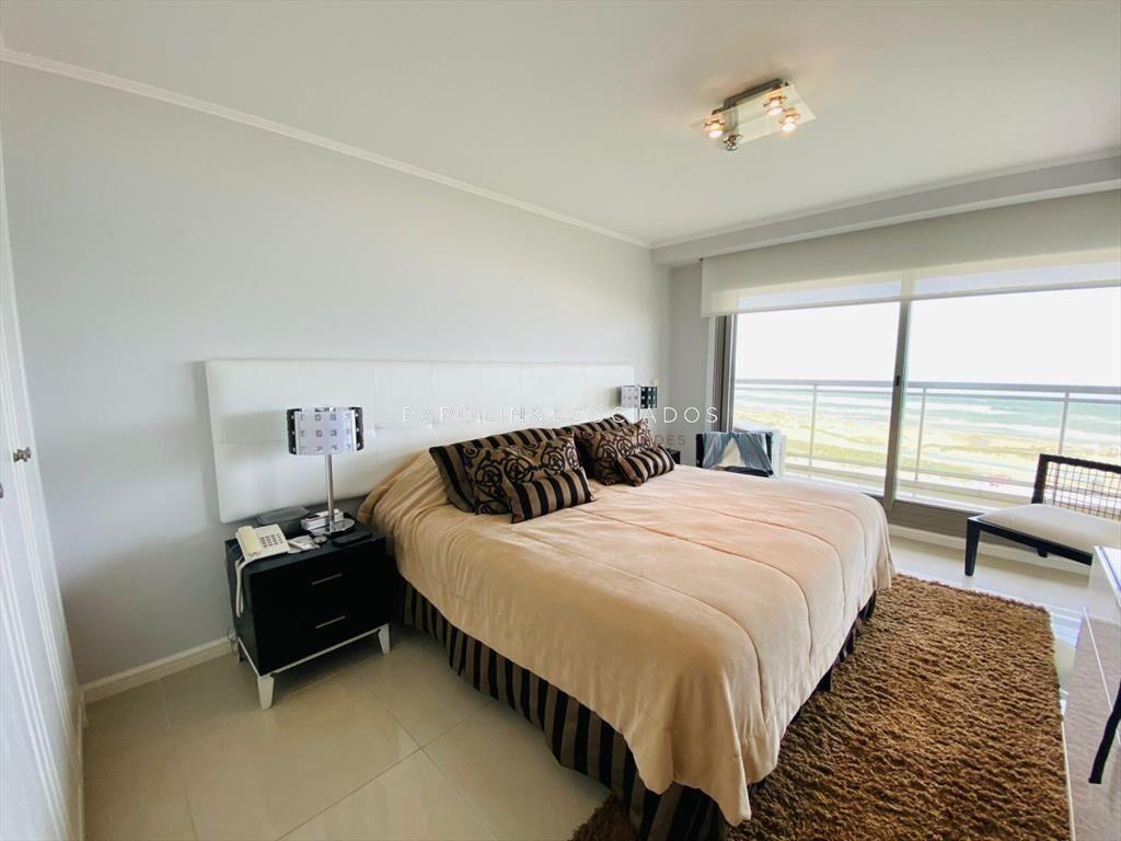 Apartamento en venta de 4 dormitorios en Torre