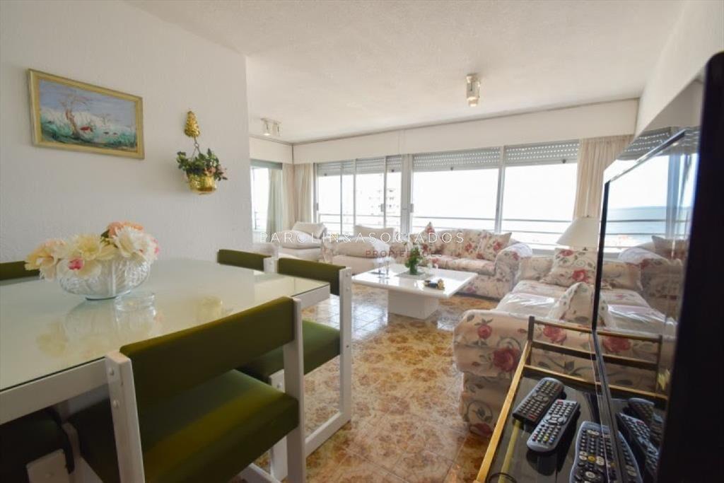 Apartamento de 2 dormitorios en venta en Punta