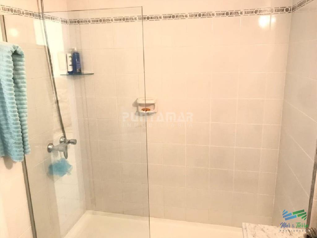 HERMOSO APARTAMENTO CON UNA AMPLIA TERRAZA , A DE
