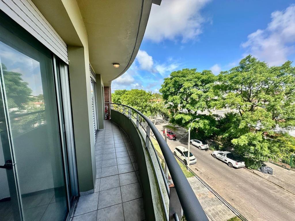 Venta Apartamento 2 Dormitorios Al frente con Renta Malvin