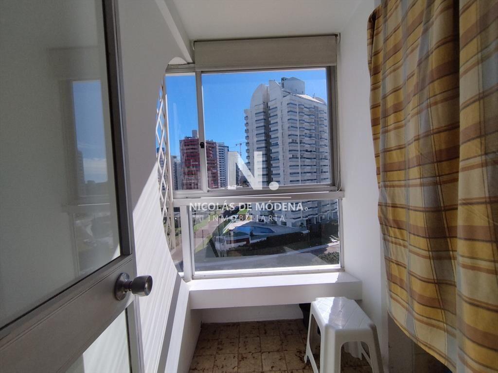 Alquiler y venta de apartamento de dos en Punta
