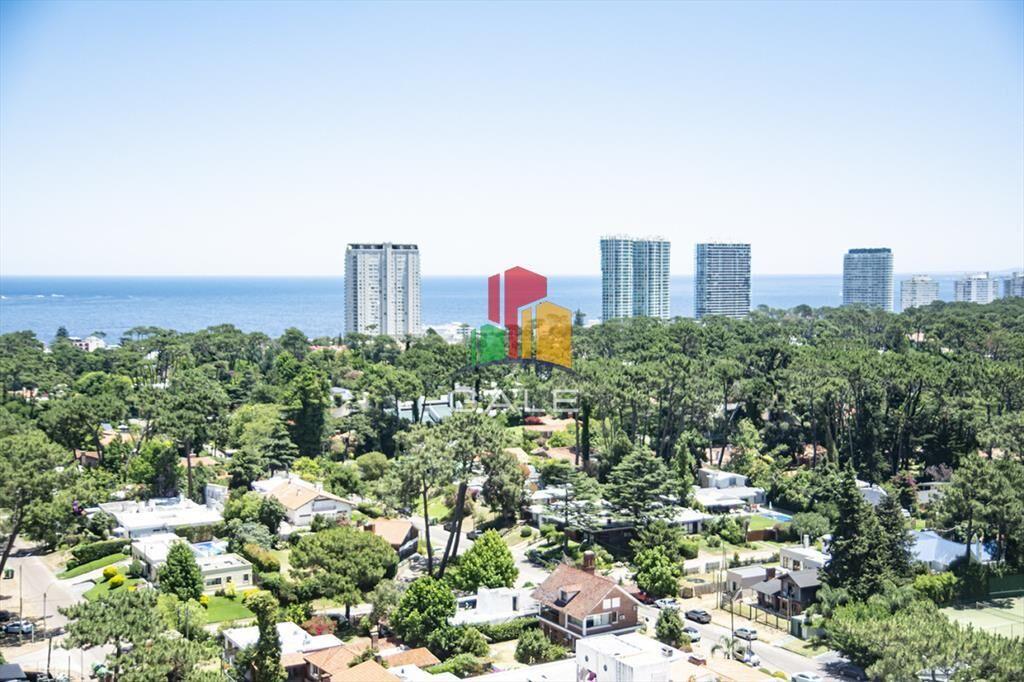 Vende apto de 2 dormitorios con vista al mar en