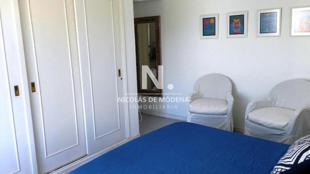 Apartamento en Primera linea, Playa mansa, 2 dormitorios *