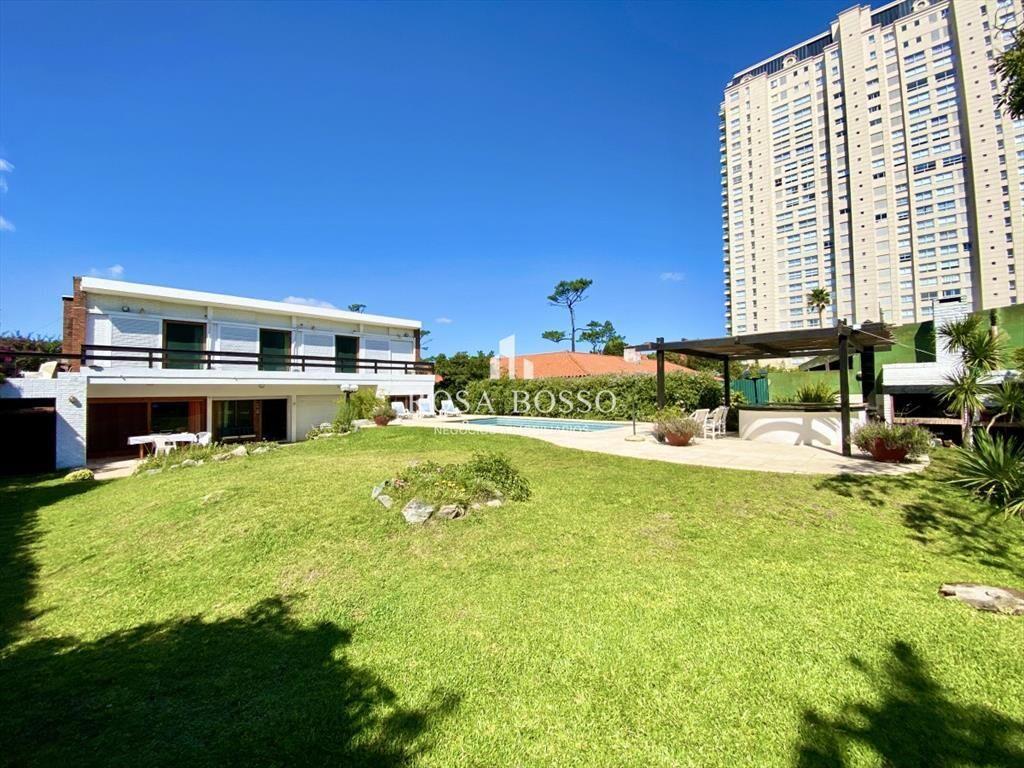 Casa en venta de 3 dormitorio,4 baÃ±os parque