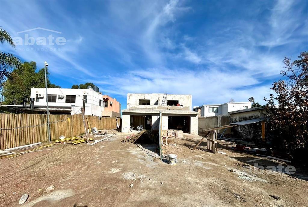 Venta casa de 4 dormitorios a estrenar cerca de la playa -