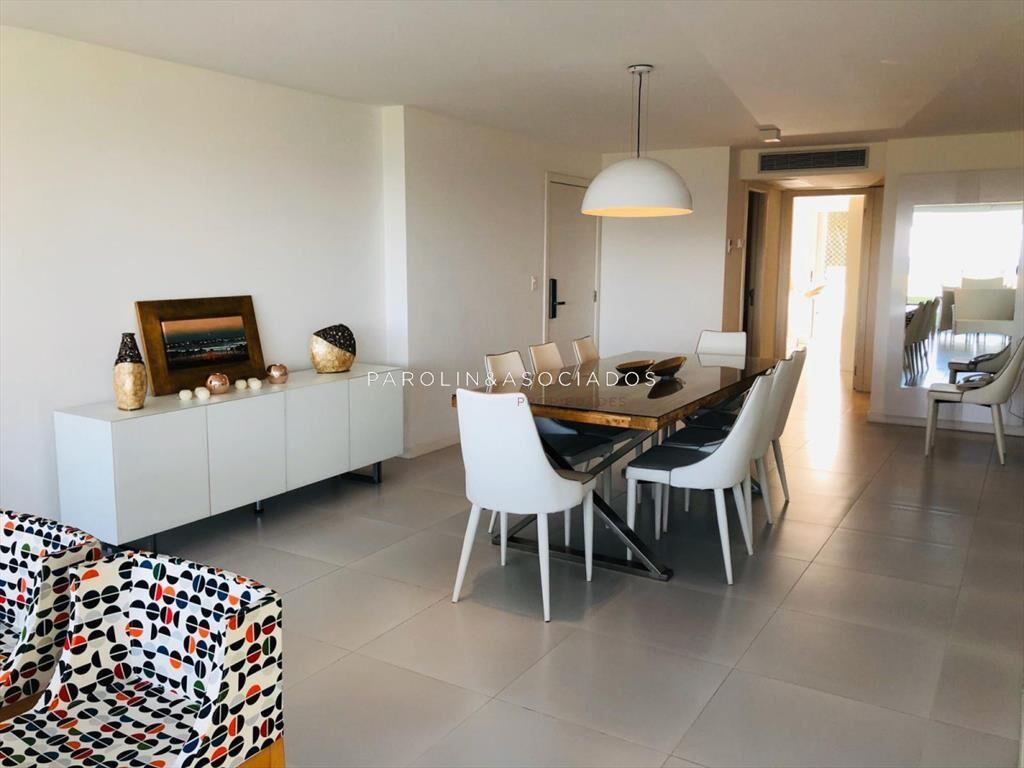 Apartamento en venta en edificio Lumiere, Punta