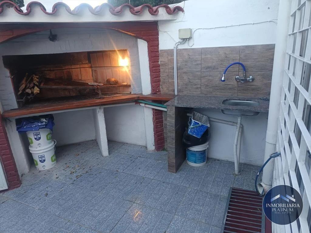 Apartamento duplex en alquiler con cochera cerca de nuev...