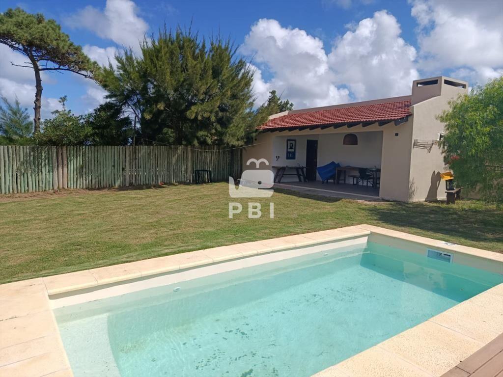 Casa en venta de 3 dormitorios con piscina en en