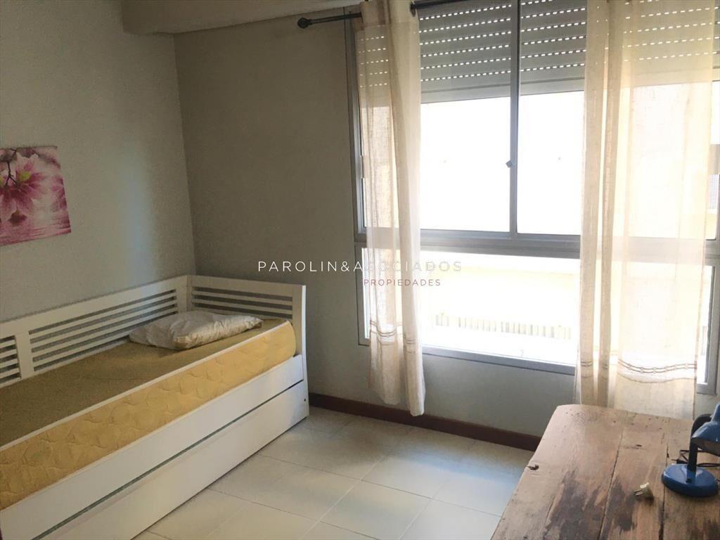 Apartamento en venta con vista al puerto