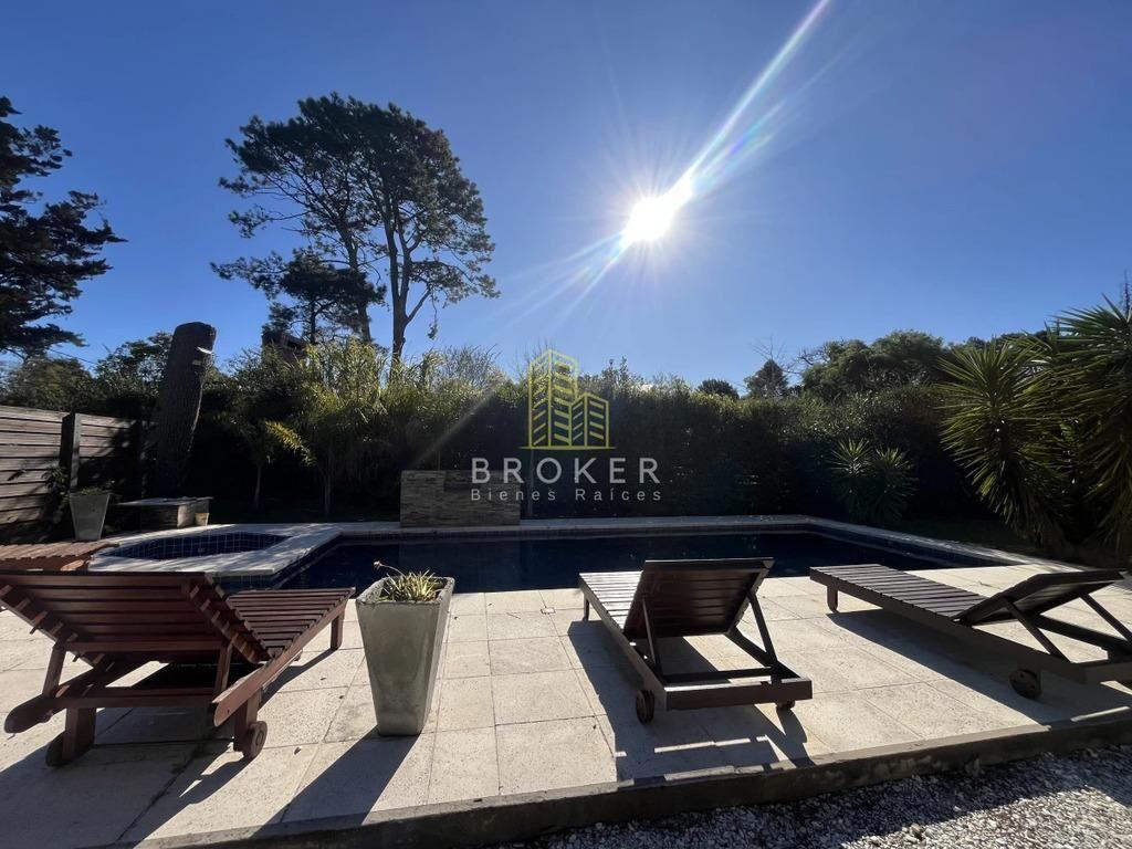 Venta Casa Punta del Este 4 dormitorios en Barrio