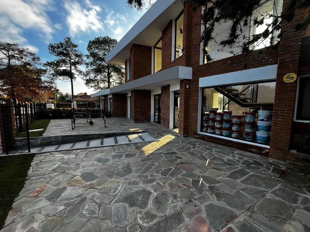 Carrasco, estrena, 172 m2 construídos 230 m2 libres de te