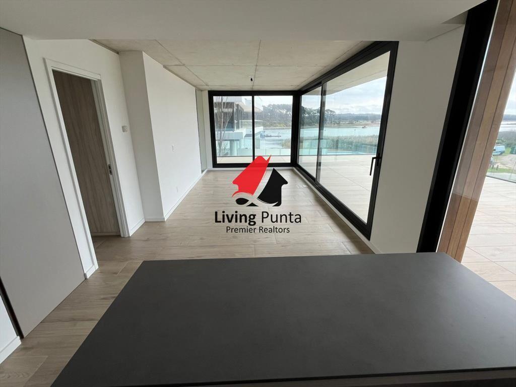 Departamento de 2 dormitorios con 2 baños en venta, gran t