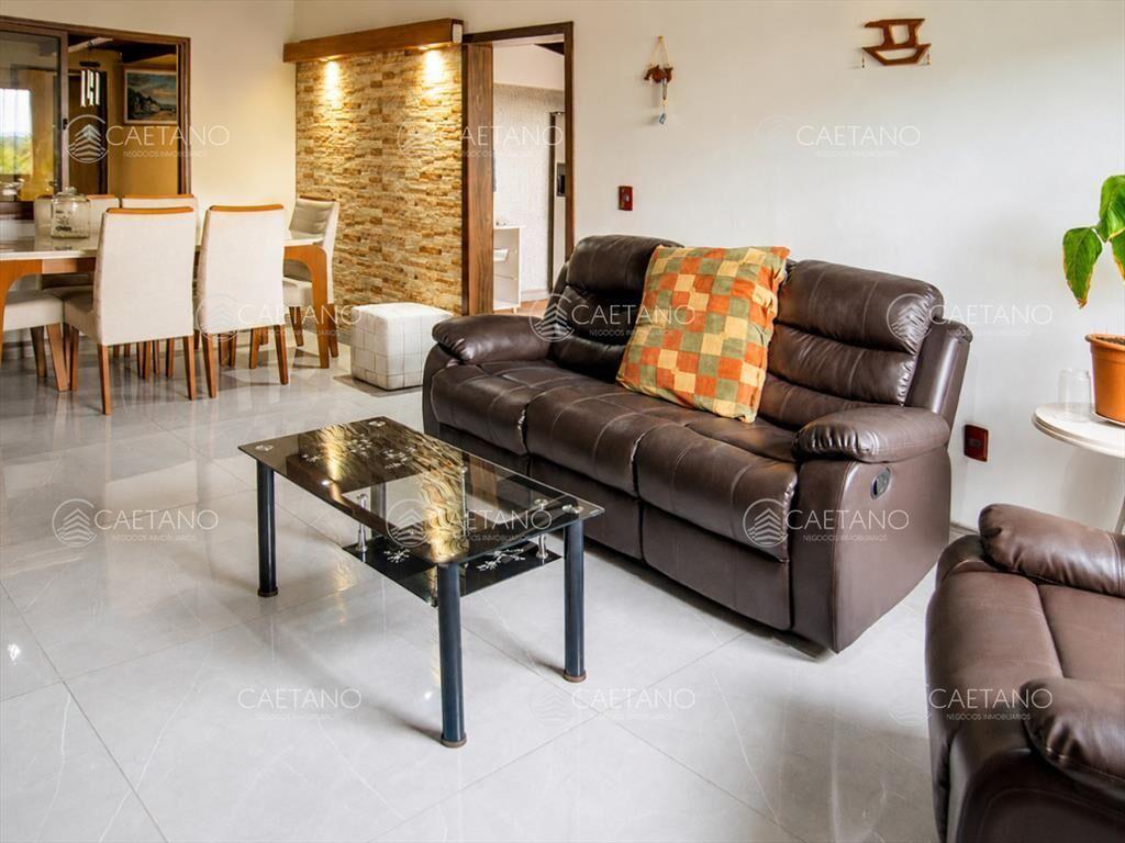 En venta casa de 4 dormitorios en Barrio 4 H en Maldonado,