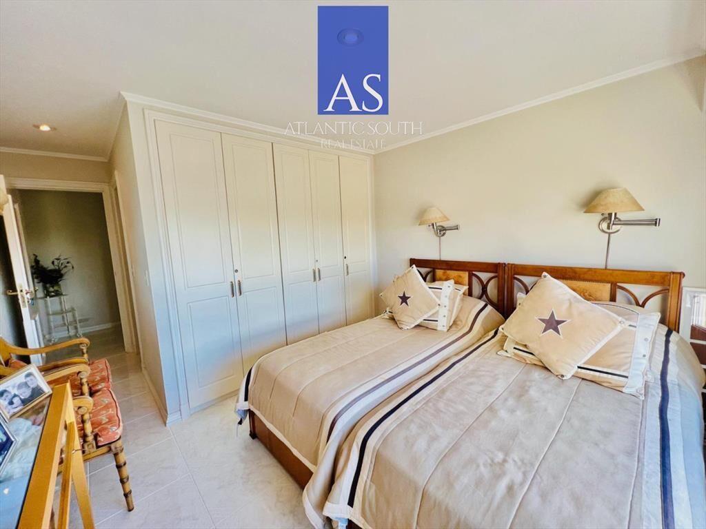 Apartamento de 3 dormitorios en primera linea ,