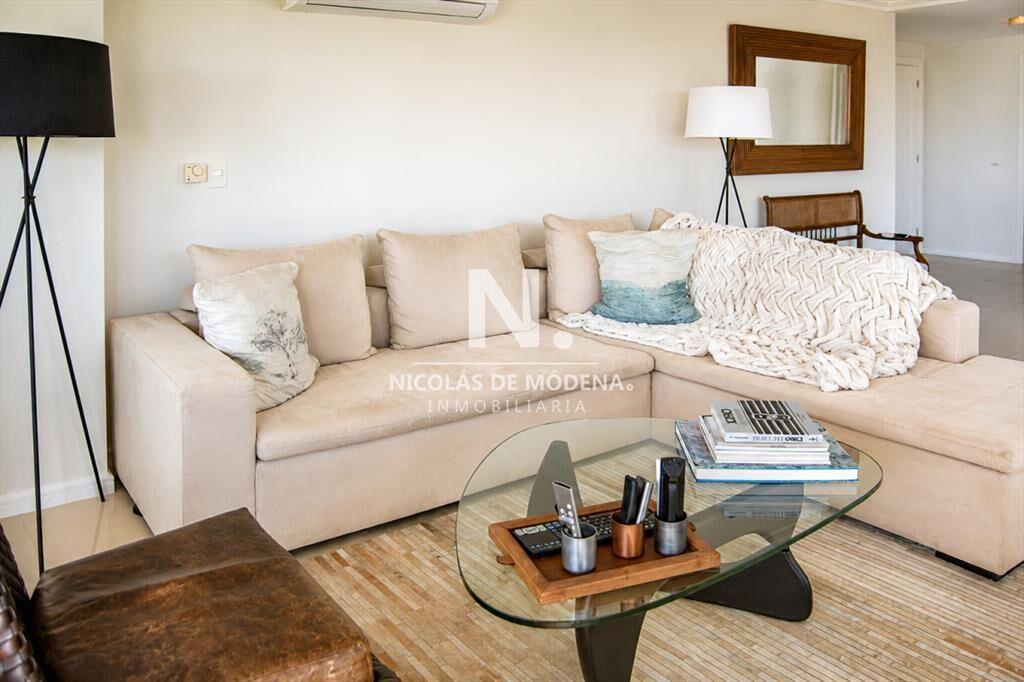 Lujoso Apartamento en Torre Imperiale de 3 + en