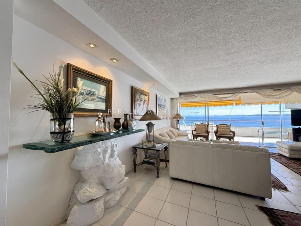 Penthouse de categoría en Espigón Rambla General Artigas