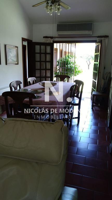 Se vende casa en Playa Mansa de 4 dormitorios al