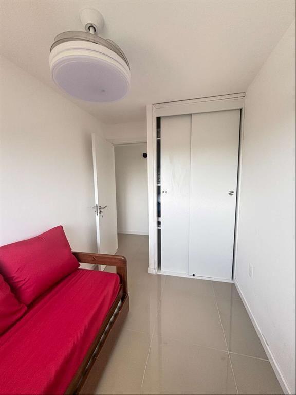 Alquiler anual de apartamento de 2 dormitorios con cochera-