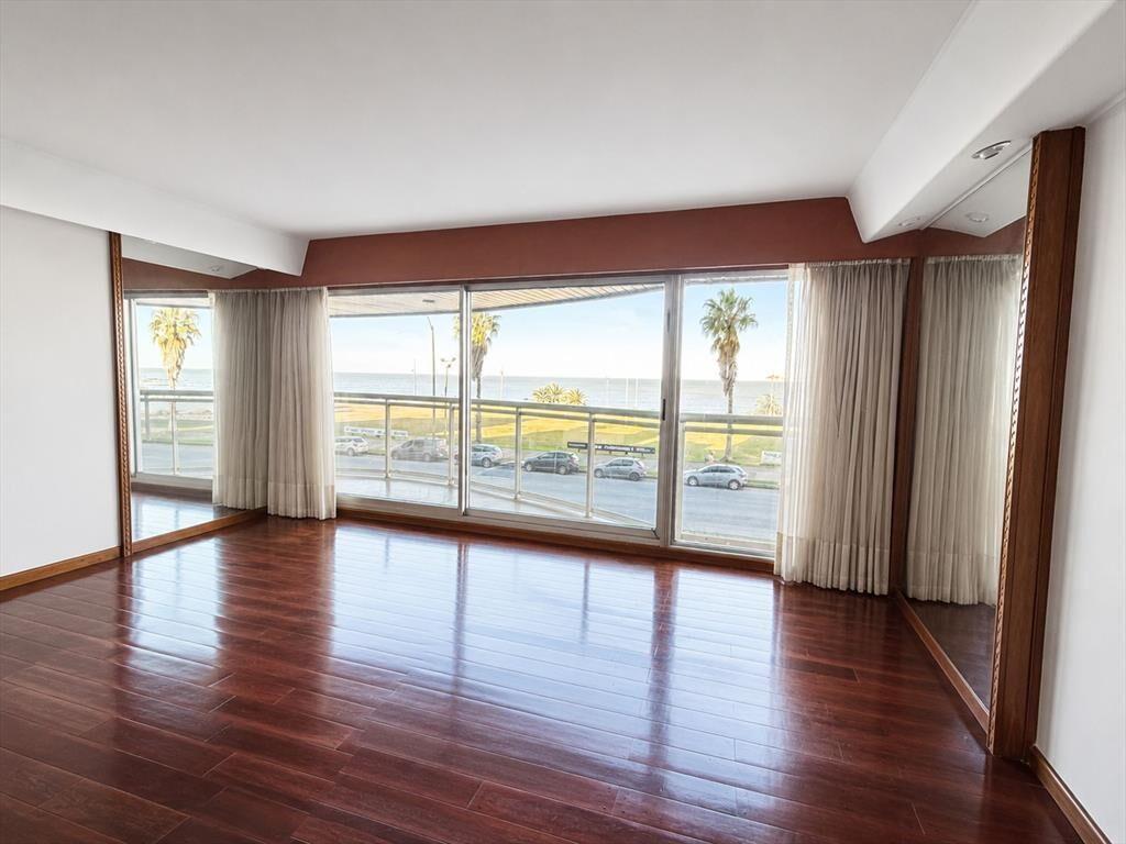 Venta Apartamento Rambla Punta Carretas 4 Dorm