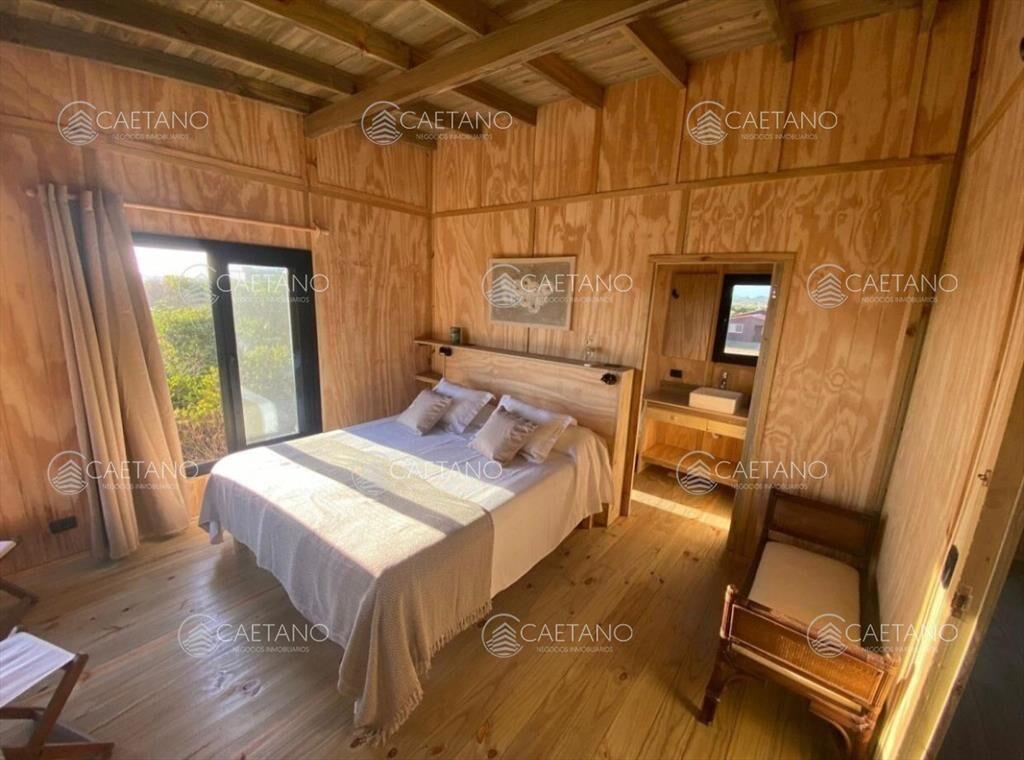 Venta casa en primera linea en La Juanita, Jose -