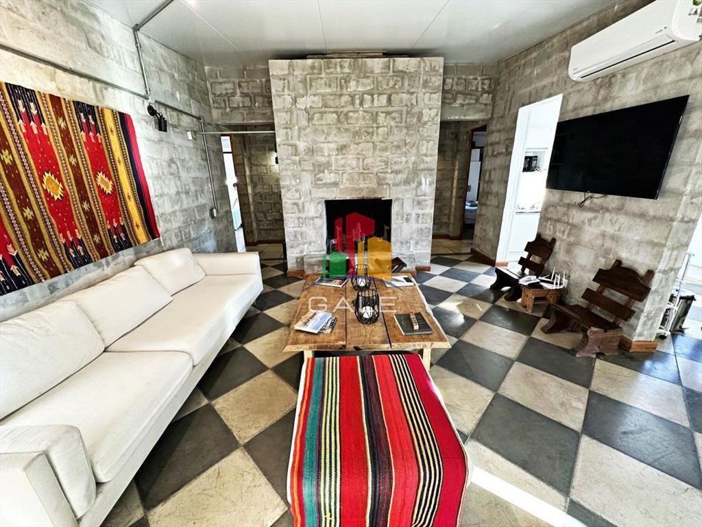 Casa en alquiler - Burnett