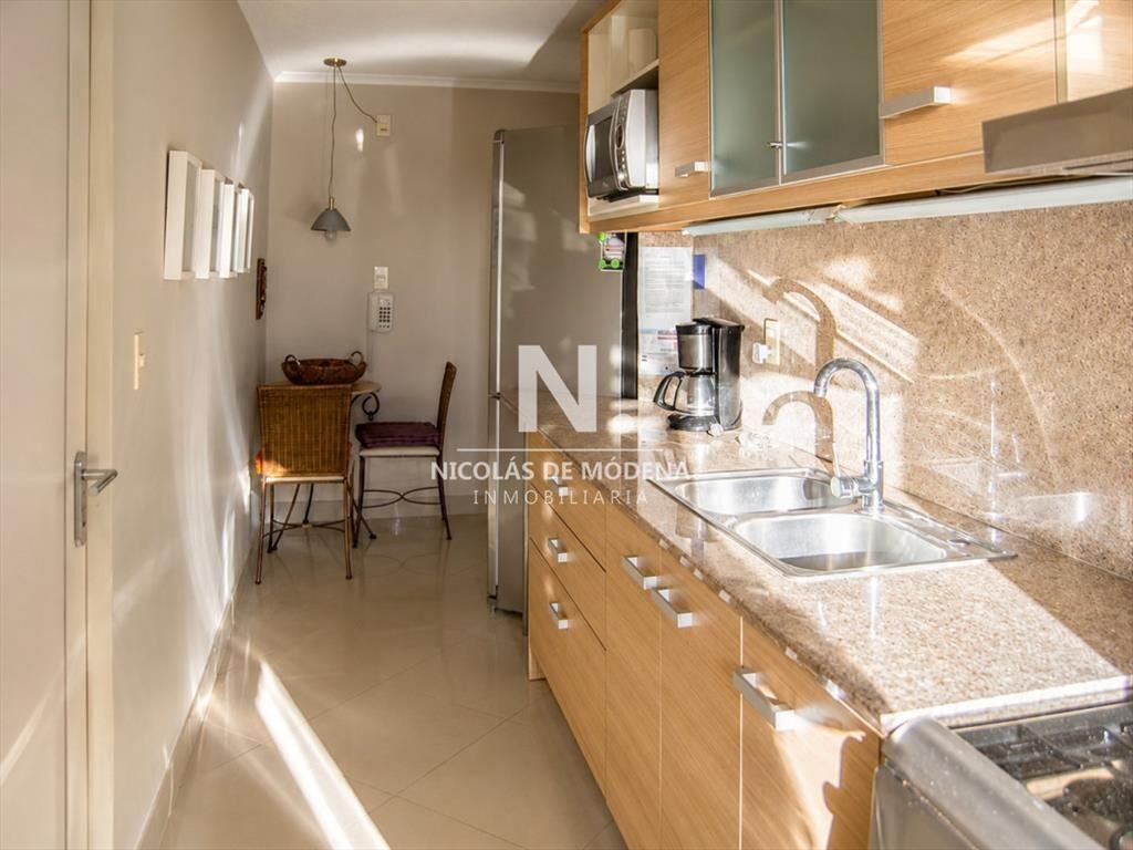 Alquila apartamento de 3 dormitorios en Punta del