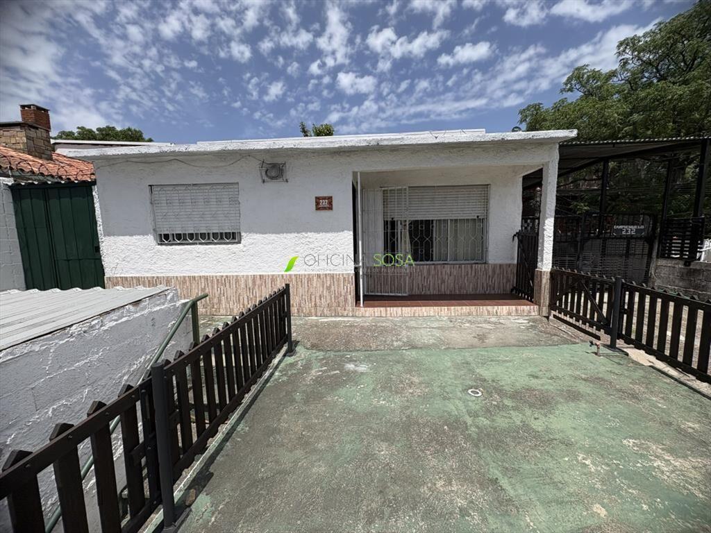 CAMPICHUELO ESQ. L.BATLLE BERRES CON GARAJE Y PARRILLERO