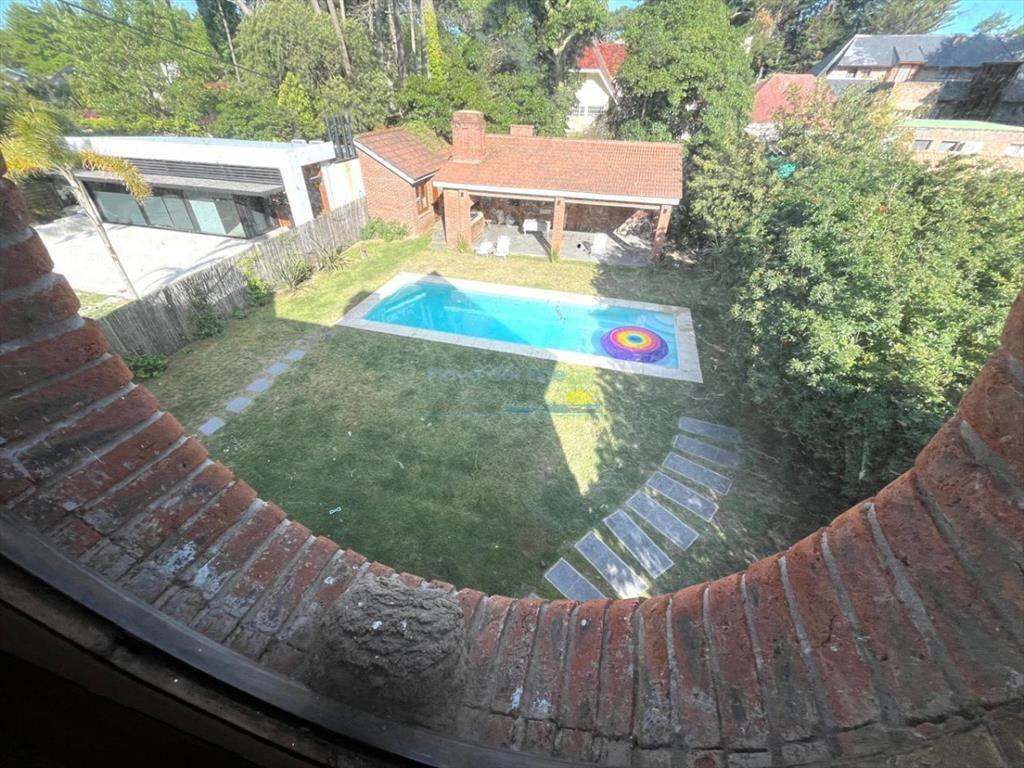 Casa de 5 dormitorios en alquiler en Lugano, del