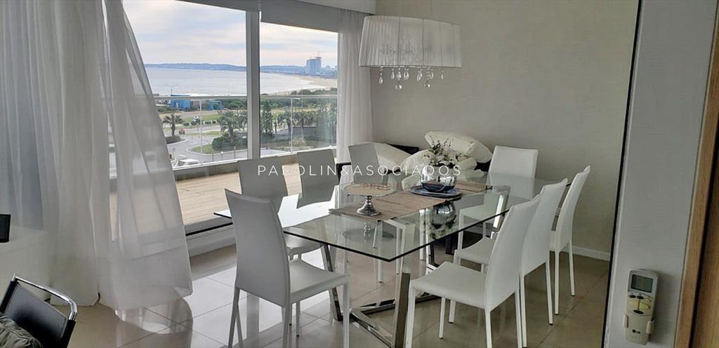 Apartamento en venta de 3 dormitorios en Punta
