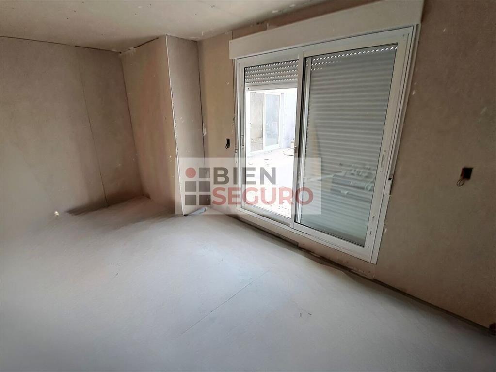 Reciclaje. Apartamento al frente, de 1 dormitorio en venta