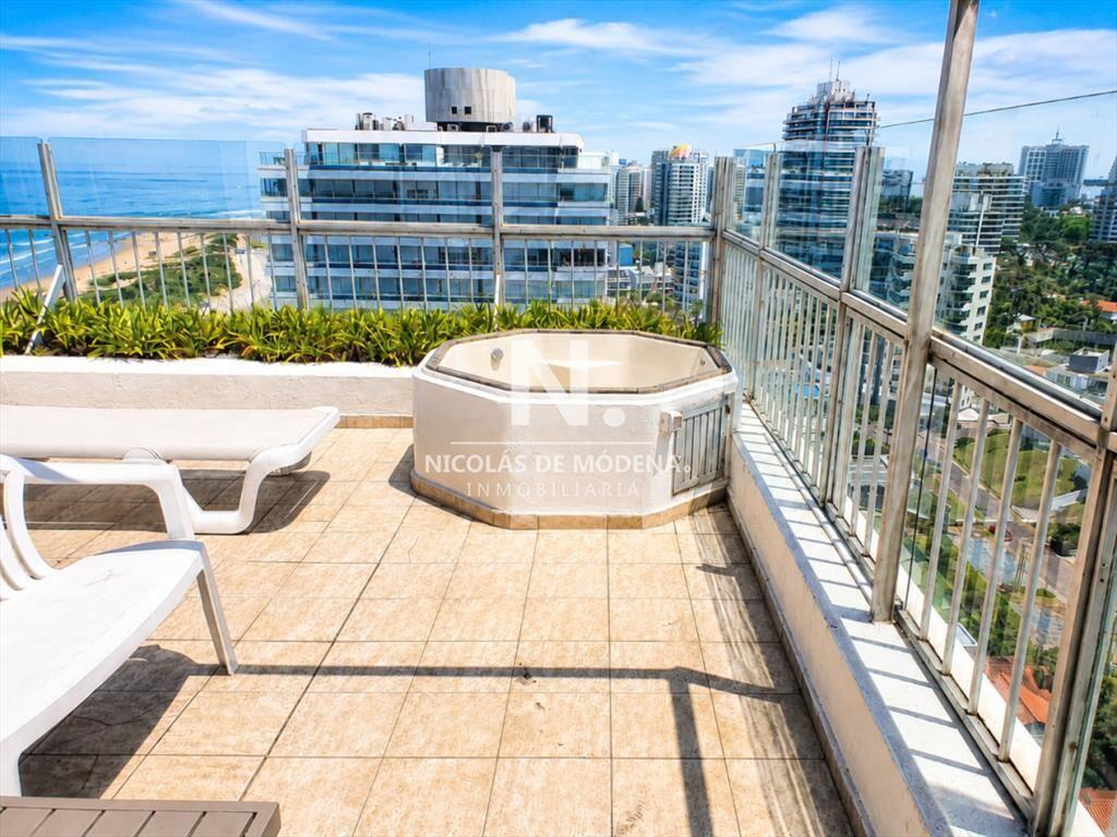 Espectacular penthouse en venta, Edificio tiburon planta de
