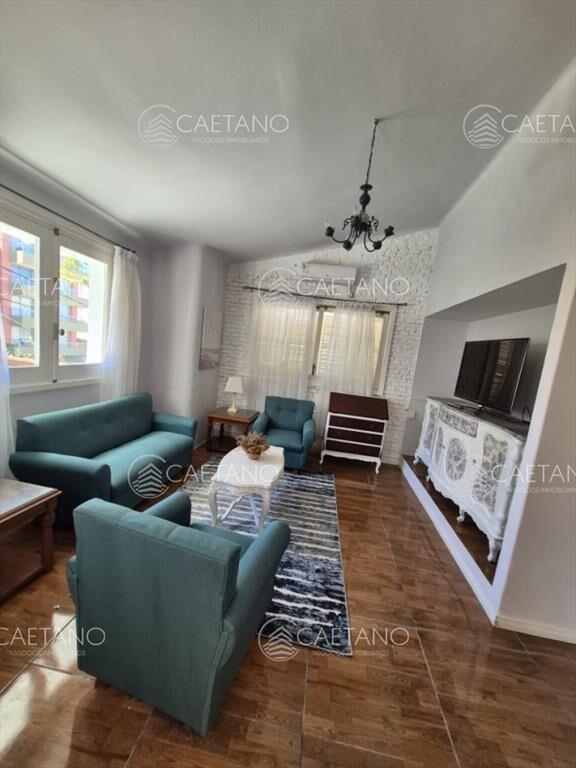 Casa de dos dormitorios en alquiler anual en del