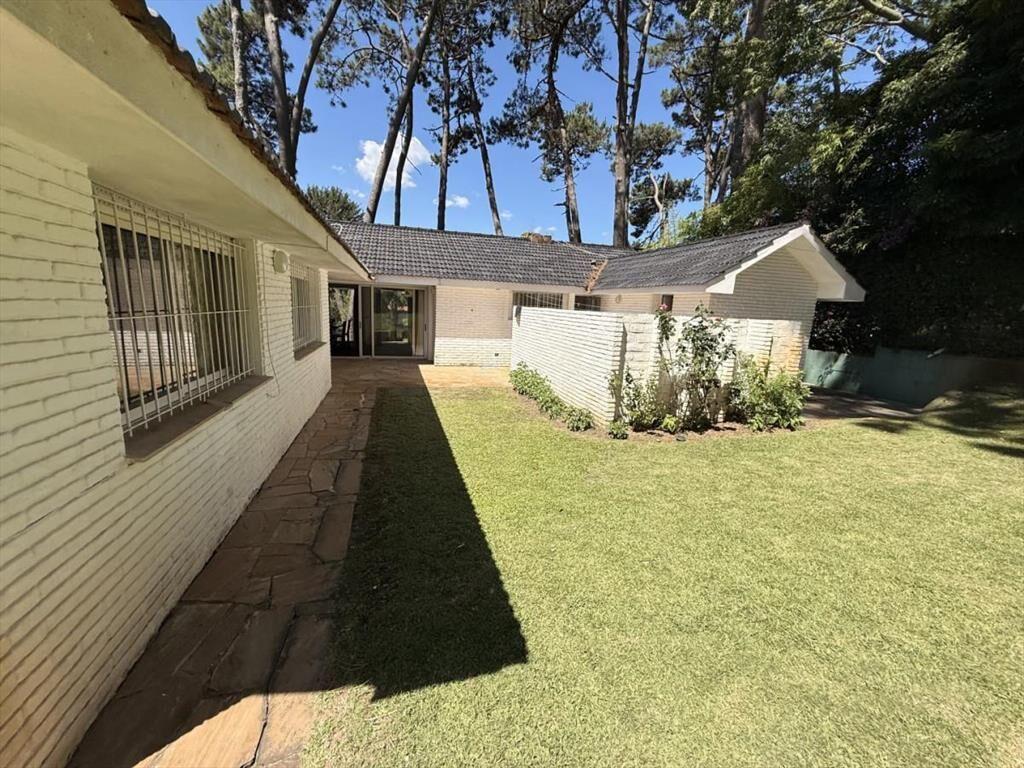 Casa en Alquiler de Verano en Cantegril con amplio patio y