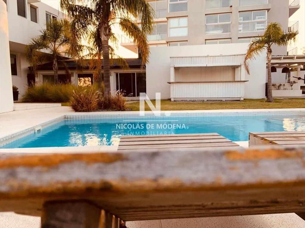 Espectacular casa en primera lÃ­nea de la mansa