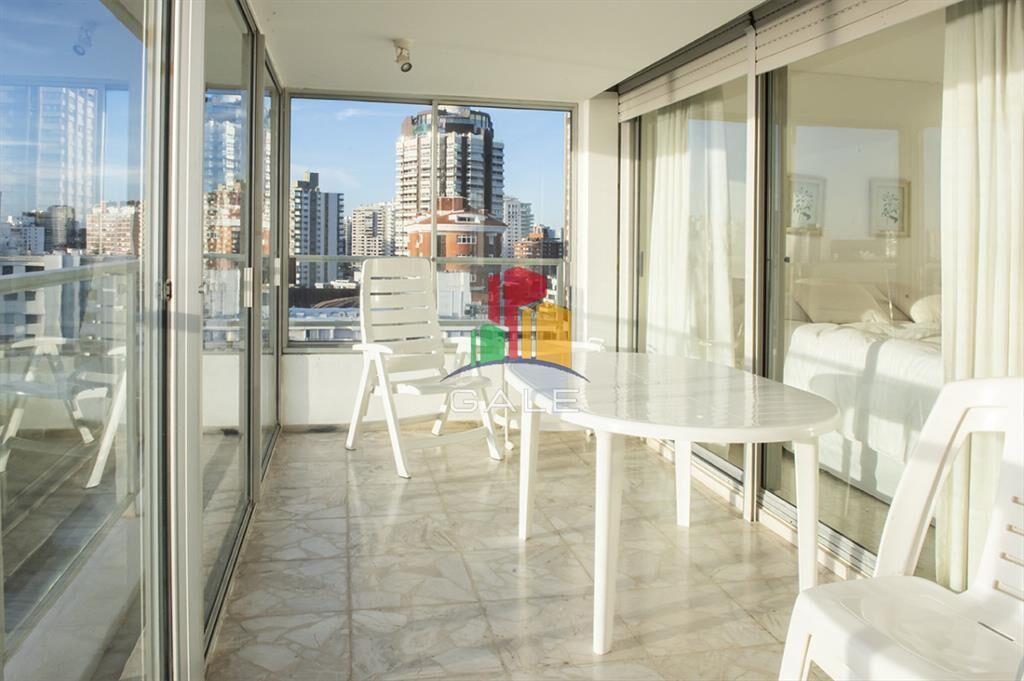 Vende departamento de 3 dormitorios con vista al