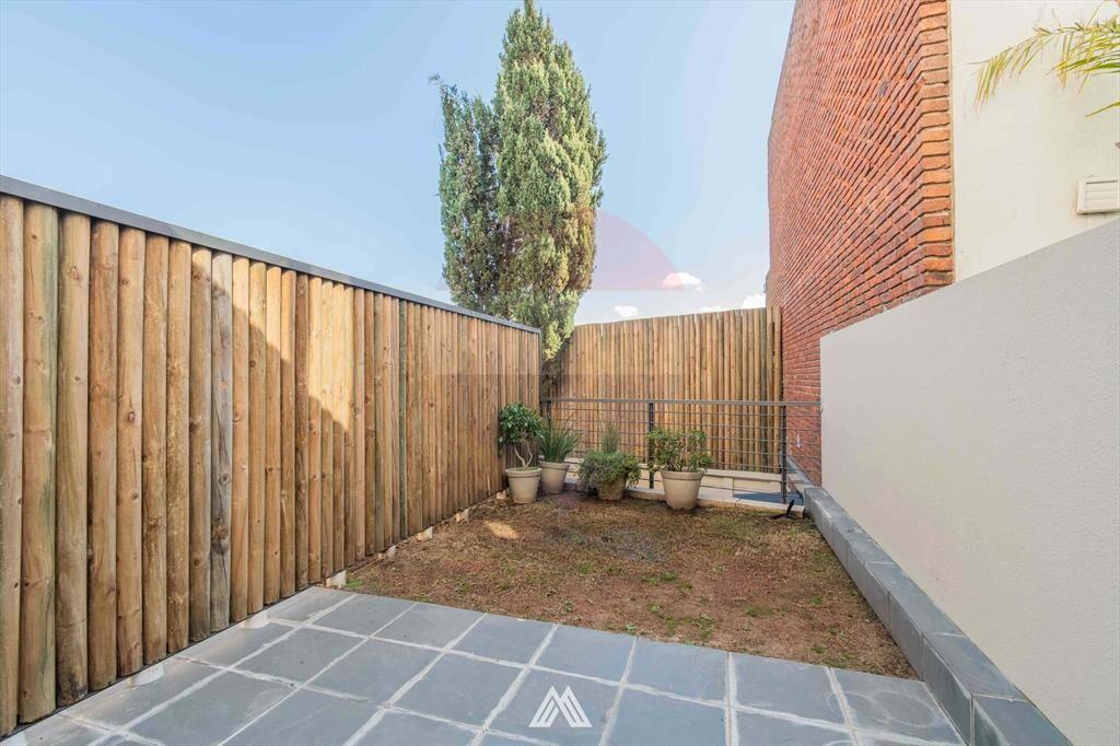 Venta Apartamento monoambiente Carrasco patio