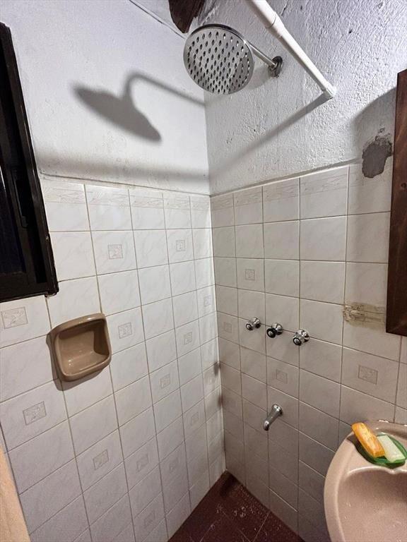 VENDO O PERMUTO CASA EN VILLA SERRANA