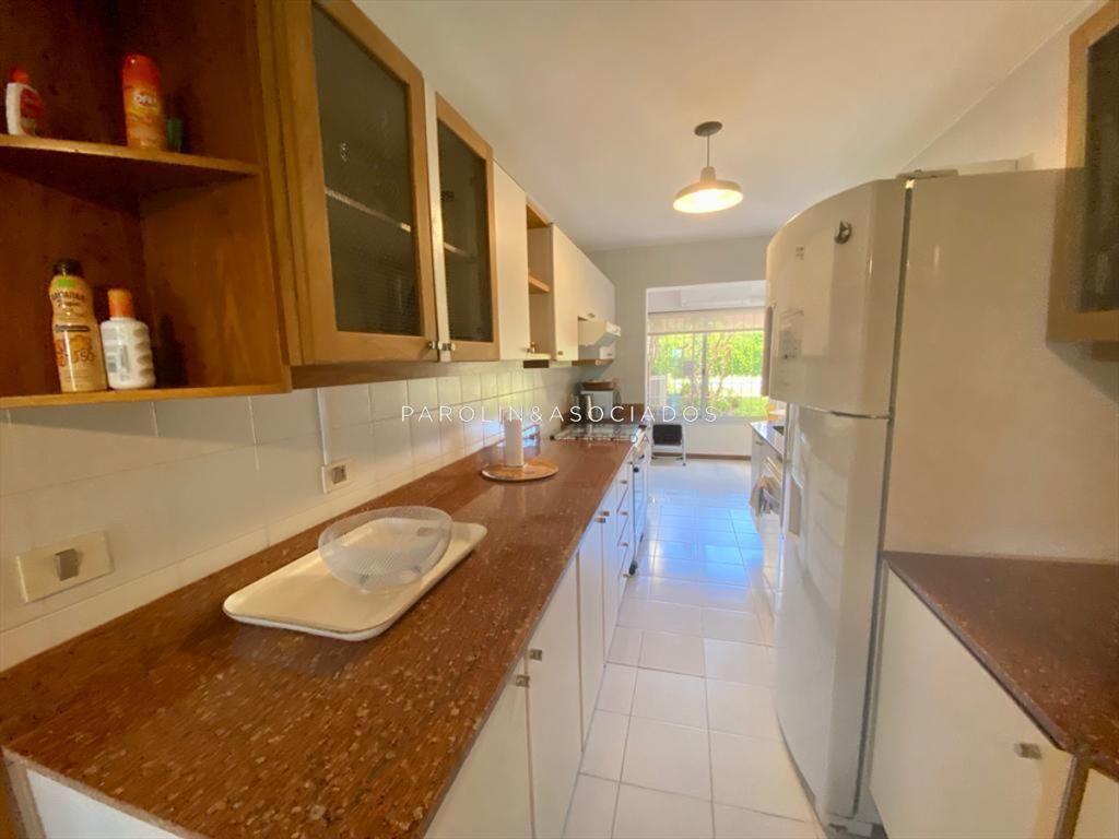 Hermoso apartamento en playa brava en primera al