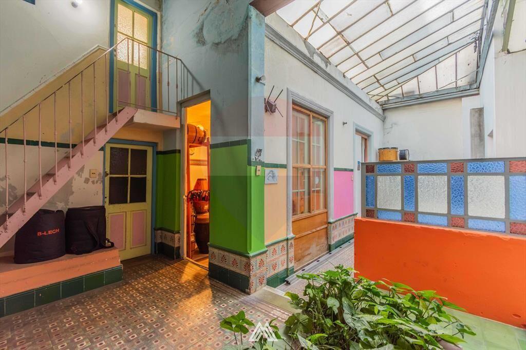 VENTA DE GRAN VIVIENDA + 3 LOCALES EN CENTRO