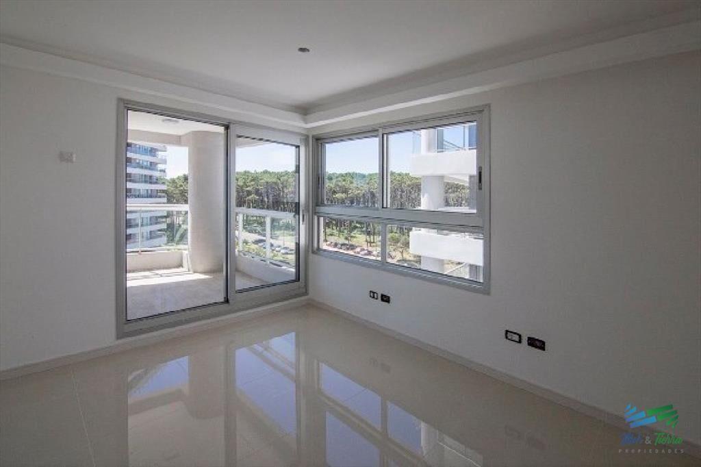 Apartamento en Brava, 1 dormitorios *