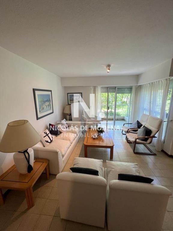Venta Apartamento de 2 dormitorios en zona Punta