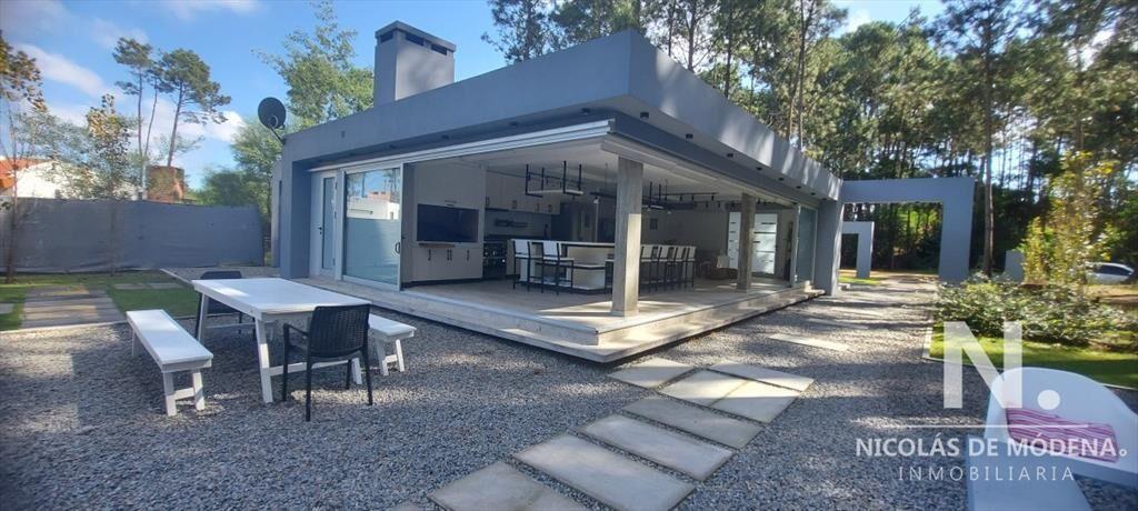Venta casa en barrio Burnett, Maldonado. Playa mansa