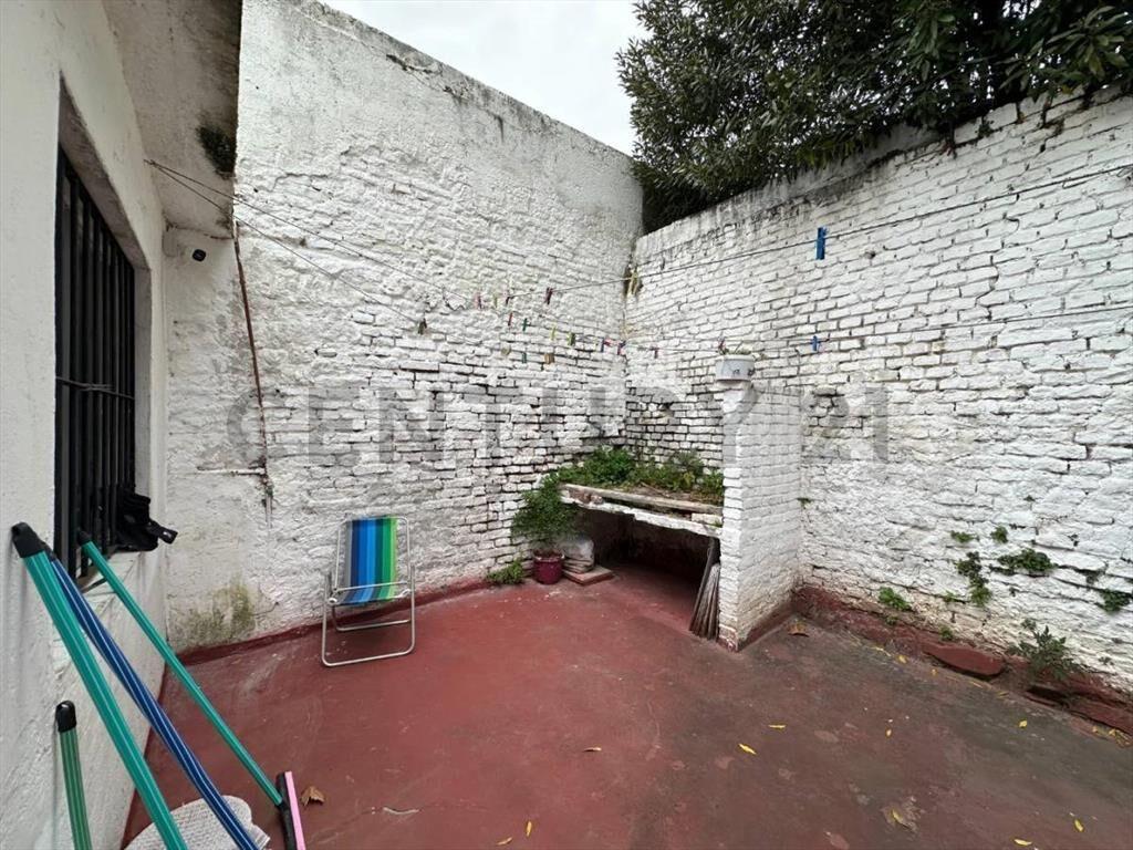 Venta/Casa La Comercial/3-4 dormitorios/1 baño/2 toilete/...