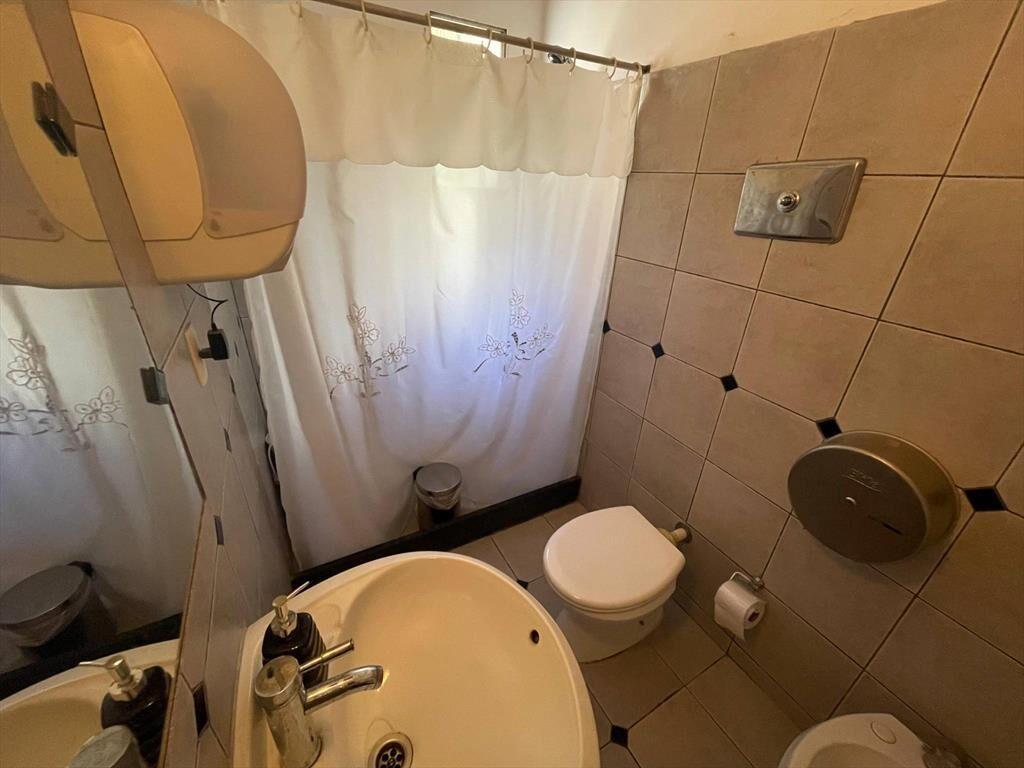 Venta de Casa con 4 dormitorios y doble garaje en Pocitos